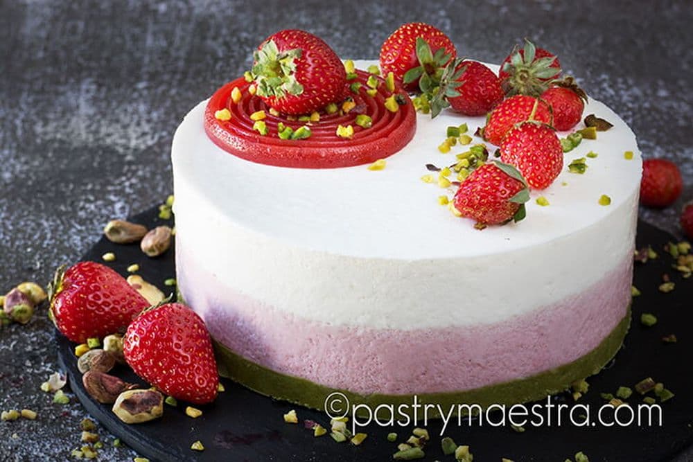 Isekai Shokudou ~Youshoku no Nekoya~ 19-Strawberry Yogurt Mousse